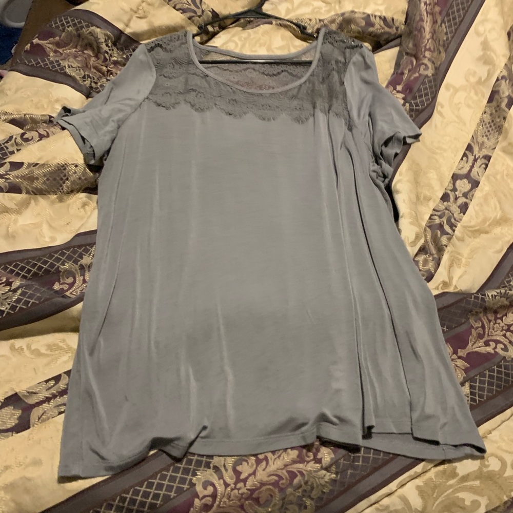 Grey top